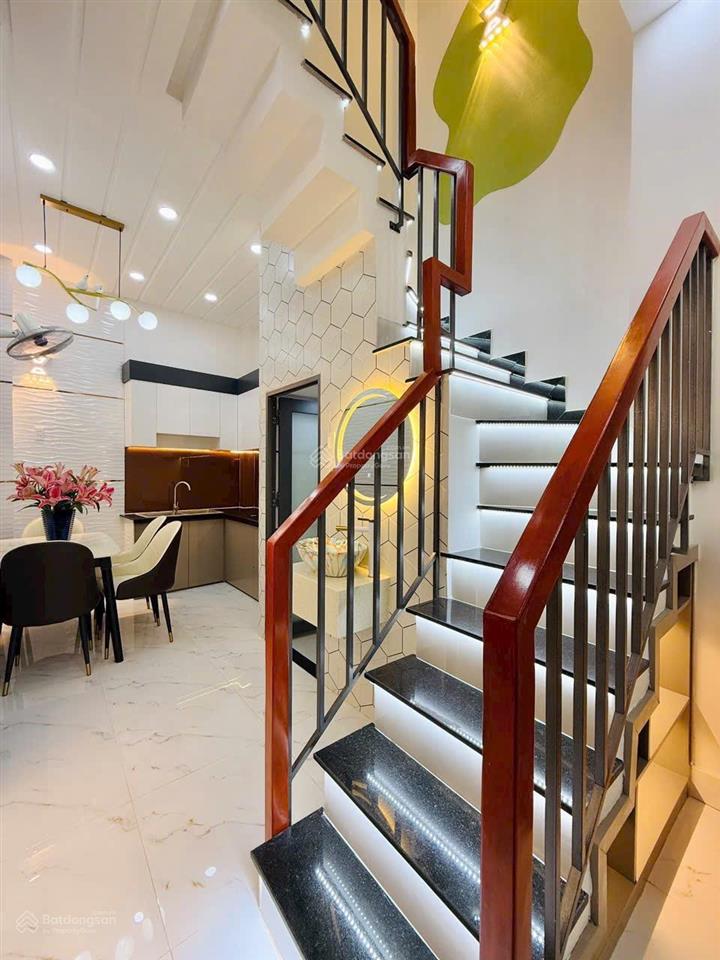 Nhà đẹp sổ hồng riêng dt 41,1m2 đường cmt8 p15 q10