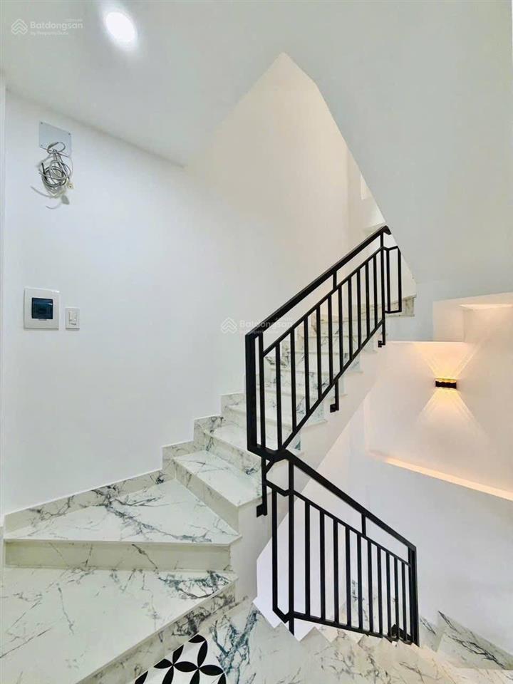 Dượng sáu cần bán gấp nhà dt 40,4m2 đường phan văn trị p2 q5