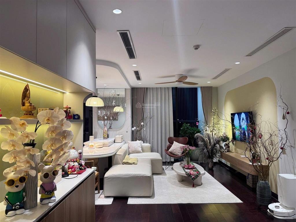 Chính chủ bán căn hộ 3pn dt 120m², tại chung cư hc golden city, full nội thất đẹp, giá 13,7 tỷ