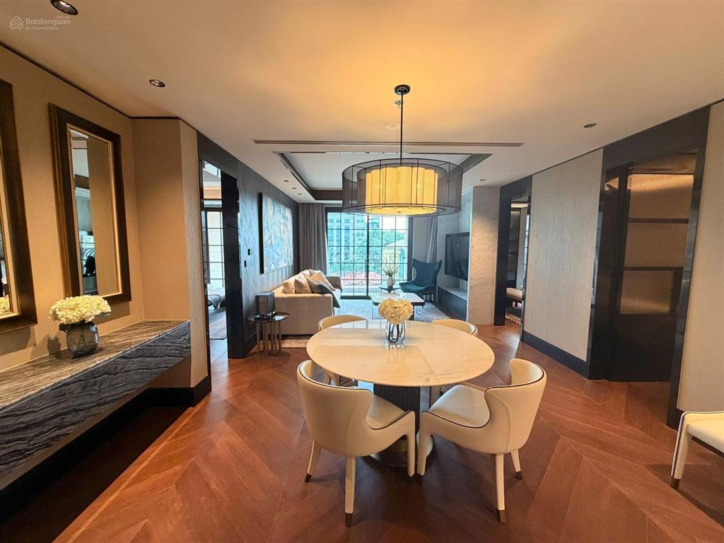 Chính chủ bán căn hộ dt 141m2, bc đông nam tại chung cư cao cấp the grand hà nội, giá thương lượng