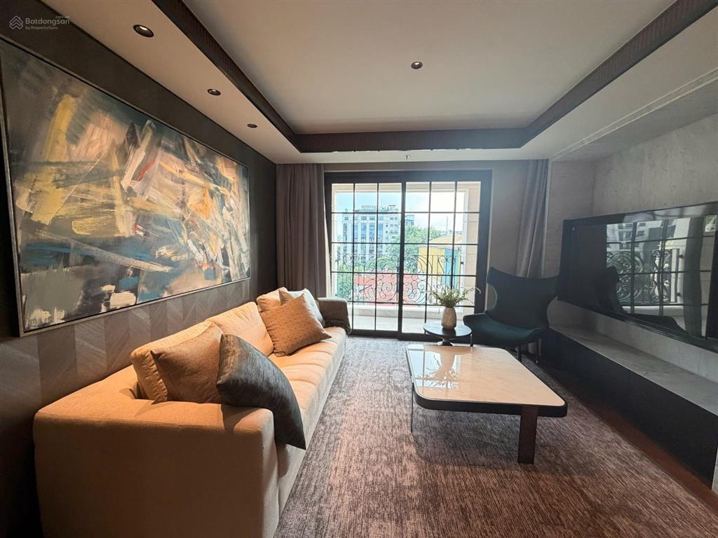 Chính chủ bán căn hộ dt 141m2, bc đông nam tại chung cư cao cấp the grand hà nội, giá thương lượng