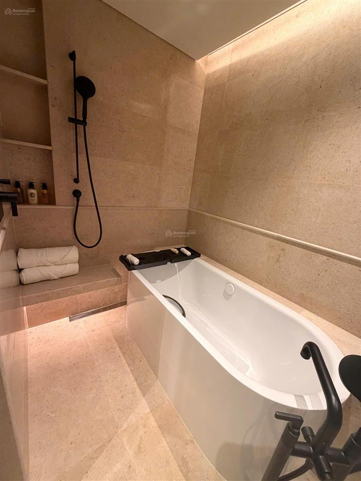 Chính chủ bán căn góc, tầng trung, dt 150m2, 3pn 2wc, tại chung cư the grand hà nội, giá 98 tỷ