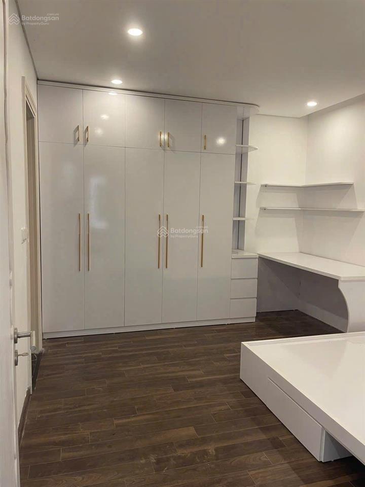 Chính chủ bán căn hộ diện tích 73m2, 2pn, 2vs, tầng trung, full nội thất liền tường, giá 5.2 tỷ