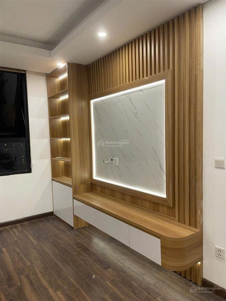 Chính chủ bán căn hộ diện tích 73m2, 2pn, 2vs, tầng trung, full nội thất liền tường, giá 5.2 tỷ