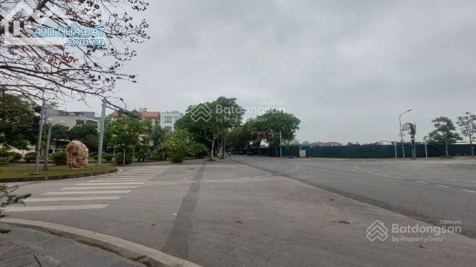 Bán căn góc mặt phố nguyễn văn hưởng, vị trí đẹp, tiện kinh doanh, diện tích 80m2, giá 300tr/m2