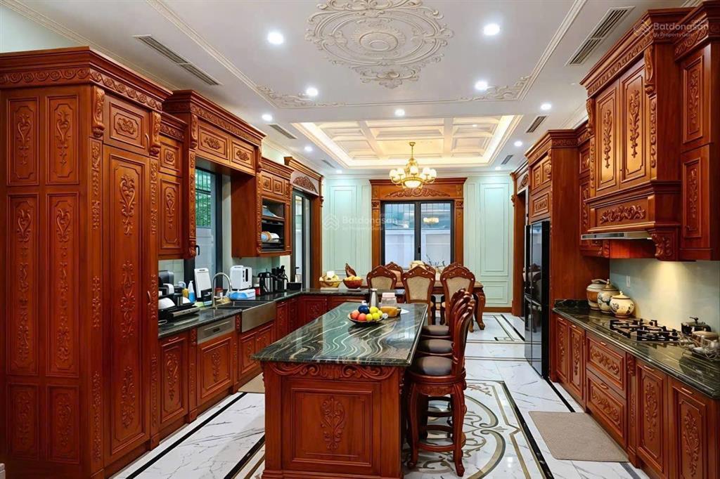 Chính chủ bán bt đơn lập, căn góc, dt 250m2, thiết kế riêng tại khu đô thị việt hưng, giá 89 tỷ