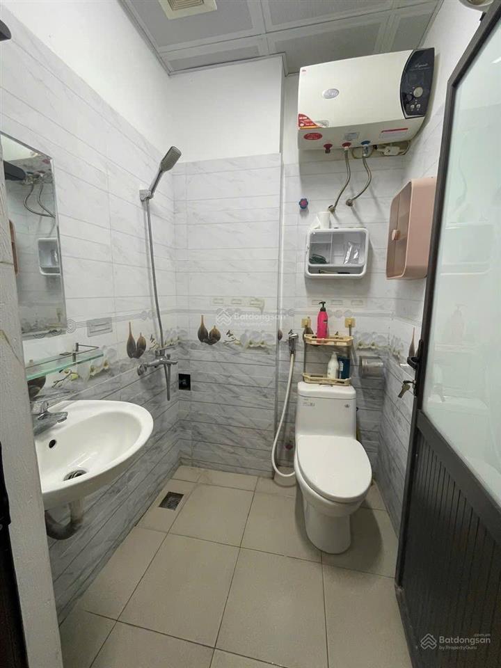 Bán nhà riêng tại giang biên, gần trường cấp 1,2 lê quý đôn, dt 42m2, giá chỉ 7,1 tỷ