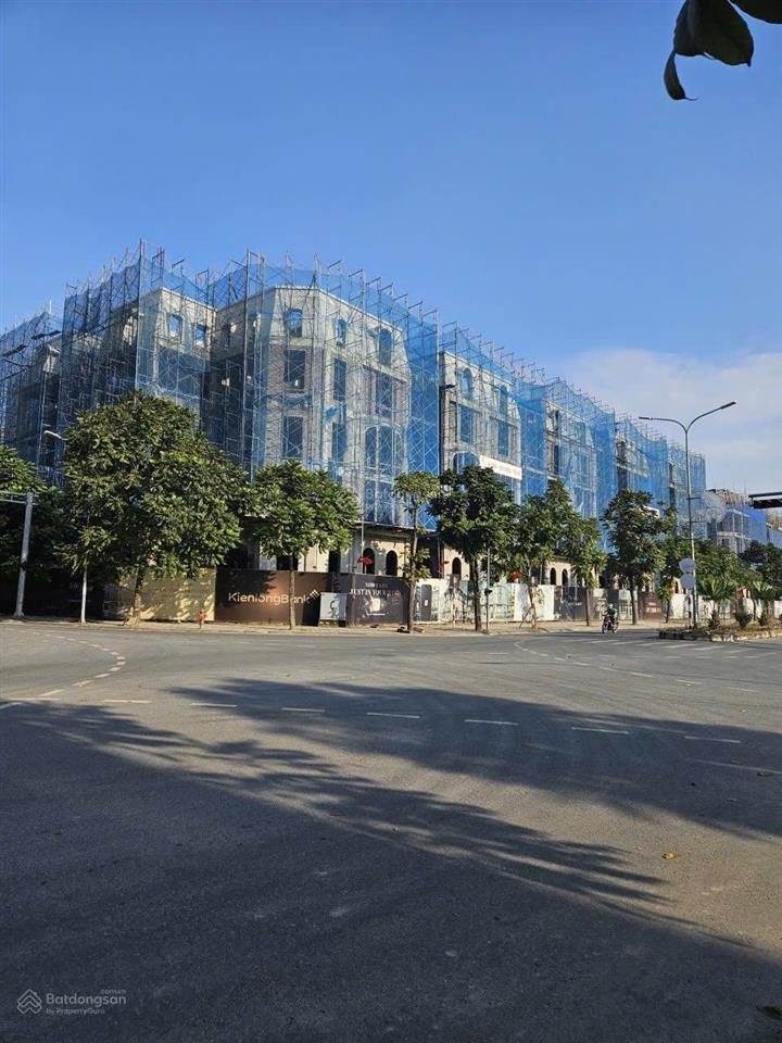 Hiếm có căn góc nổi bật dự án noble palace long biên, diện tích 241m2, giá chỉ 106 tỷ