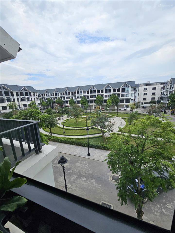 Hiếm bán nhà hinode royal park mặt công viên bđs sẵn dòng tiền 20tr/tháng