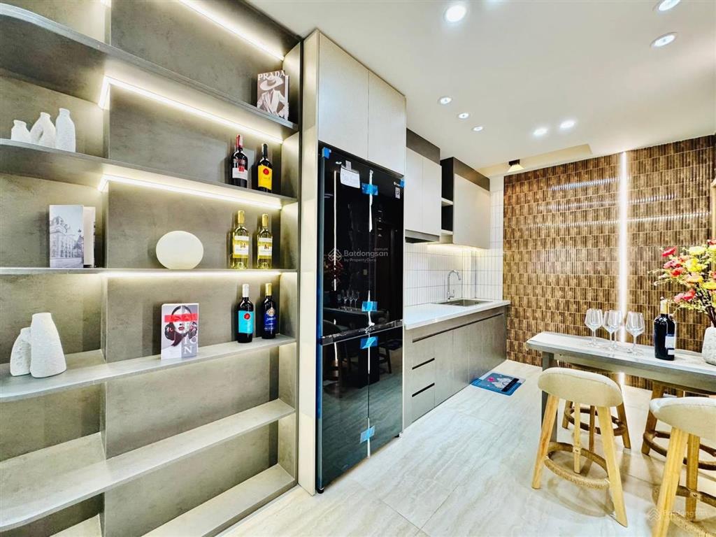 Nhà đẹp quận 6 đường hậu giang  chính chủ gửi tặng đầy đủ nội thất  sổ hồng riêng