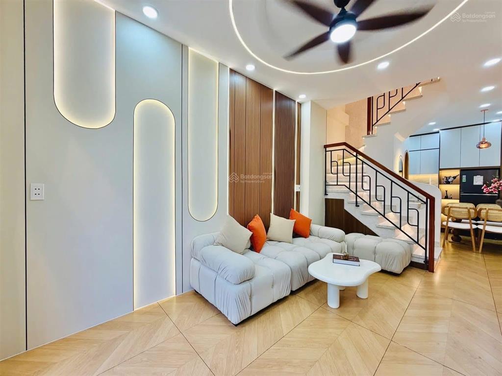 Chủ kẹt vốn cần bán gấp 1 tỷ 950 nhà nơ trang long bình thạnh đầy đủ nội thất, 34m2, sổ hồng riêng