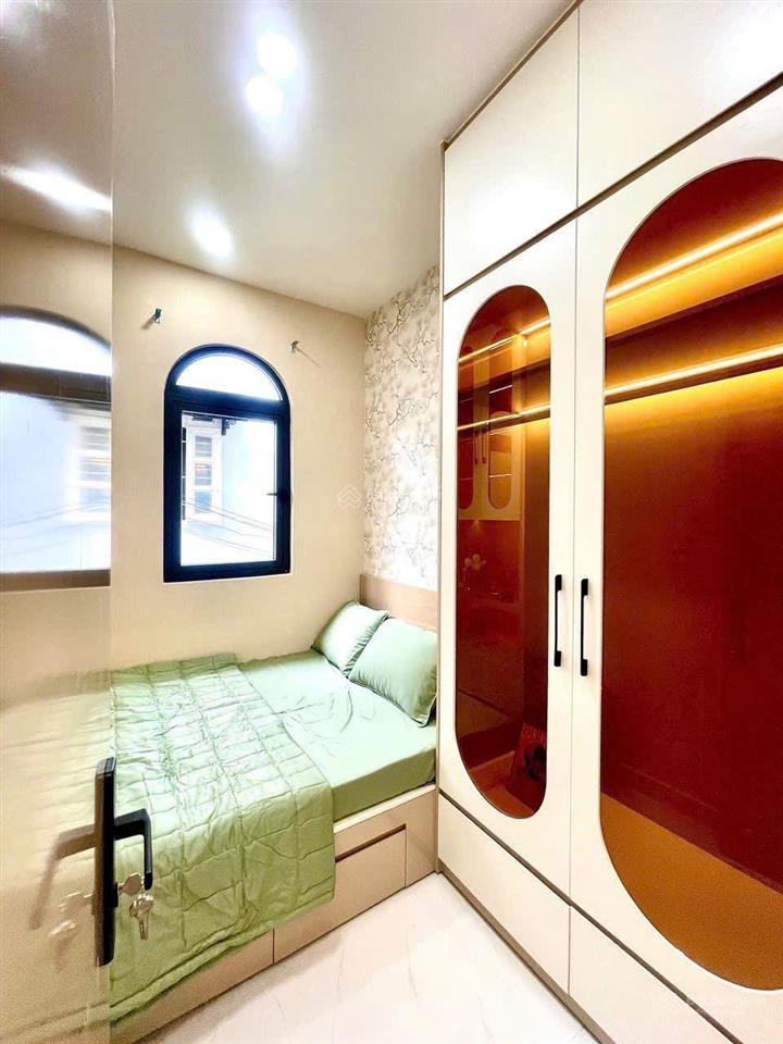 Bán gấp nhà gần sân bay 1 tỷ 450 đầy đủ nội thất đường bùi quang là p12 gò vấp, 2pn  sổ hồng riêng