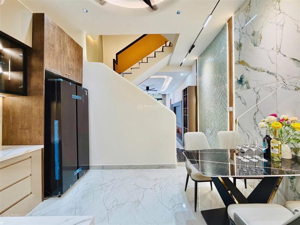 Bán nhà 4 tầng đường bùi đình tuý bình p24 bình thạnh 2 tỷ 390 triệu diện tích 50m2  sổ hồng riêng