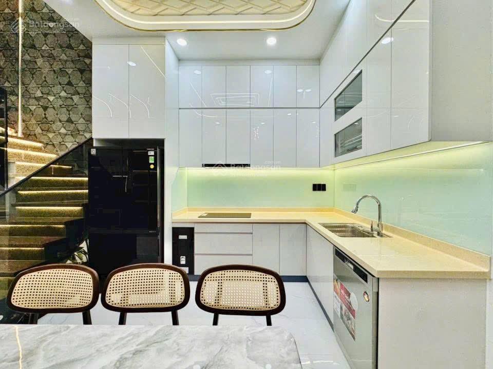 Nhà hiếm trung tâm, chủ nhờ bán đường lê quang định, đầy đủ đủ nội thất, sổ hồng riêng