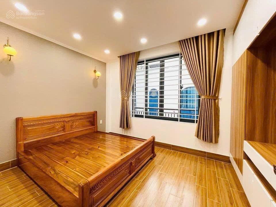 Bán gấp nhà 80m2 hẻm xe hơi đường thành thái p14 quận 10, sổ hồng riêng  pháp lý chuẩn