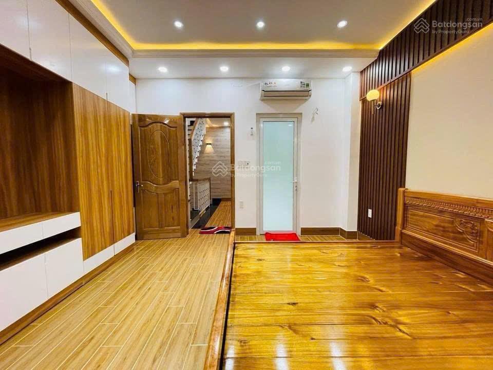 Bán gấp nhà 80m2 hẻm xe hơi đường thành thái p14 quận 10, sổ hồng riêng  pháp lý chuẩn