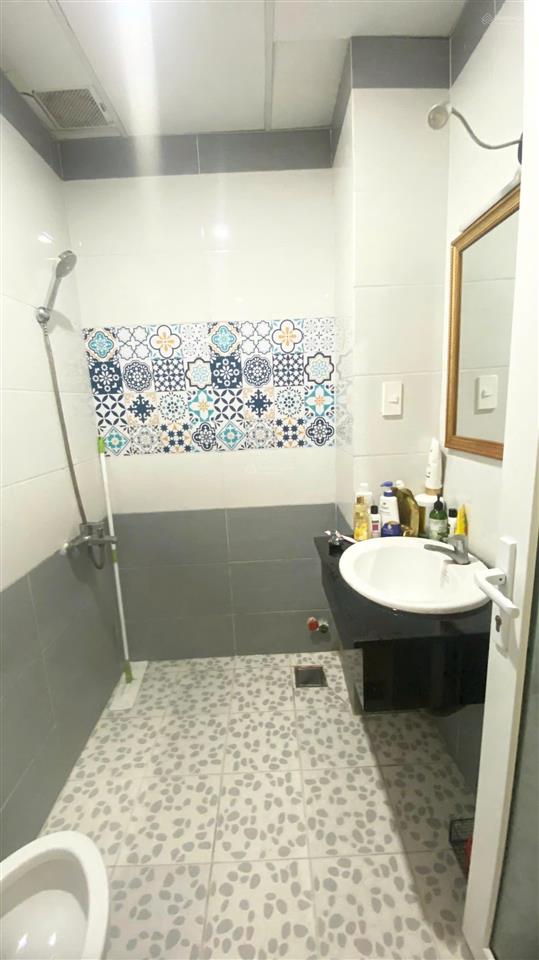 Cho thuê phòng trọ đẹp khu trung sơn 25m², có thang máy, full nội thất. 4,8 triệu/tháng