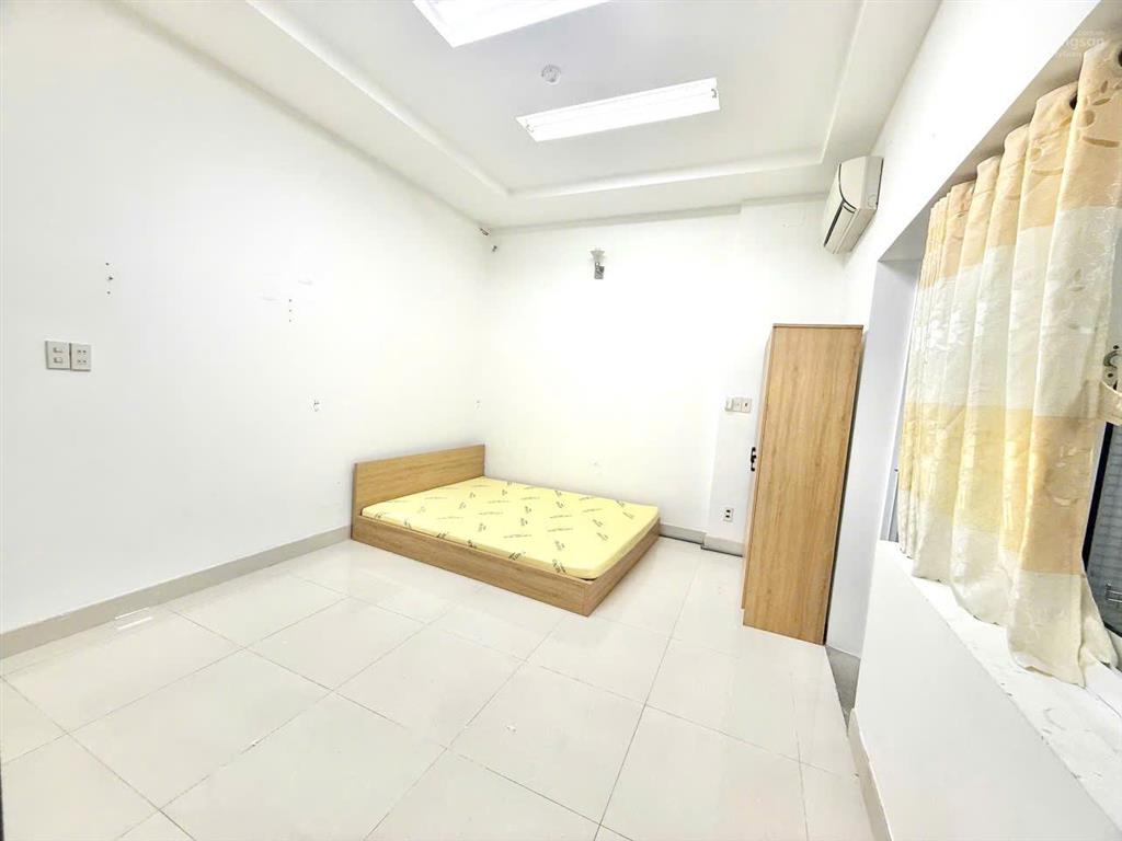 Cho thuê phòng trọ tách bếp, lầu thấp khu trung sơn 30m2, nội thất đầy đủ. 4,5 triệu/th