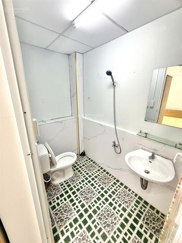 Cho thuê phòng trọ tách bếp, lầu thấp khu trung sơn 30m2, nội thất đầy đủ. 4,5 triệu/th