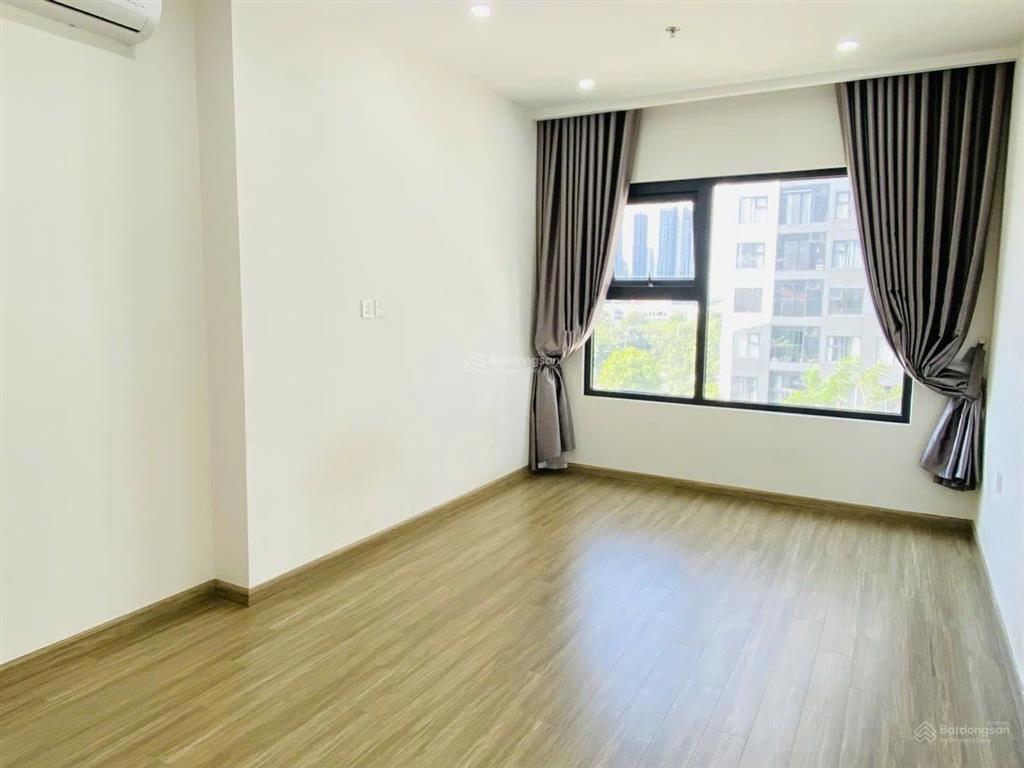 Chính chủ cho thuê căn góc 3pn2vs 82m2 tại toà sa1 vinsmart city  12,5 triệu/tháng