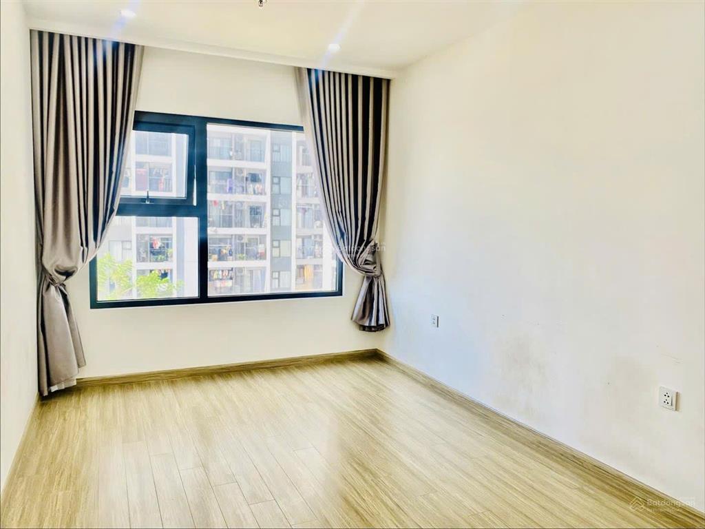 Chính chủ cho thuê căn góc 3pn2vs 82m2 tại toà sa1 vinsmart city  12,5 triệu/tháng