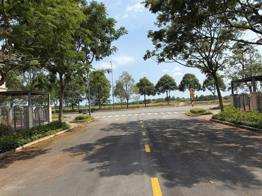 Chính chủ bán đơn lập 1b  352m2  giá siêu tốt và 2 căn nhà phố swanpark