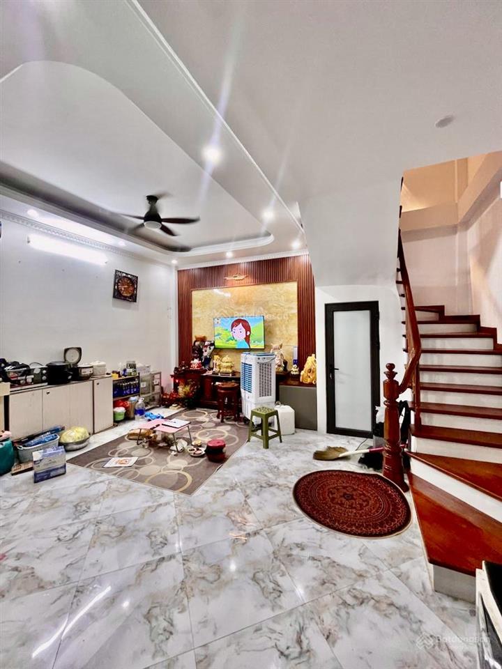 Siêu phẩm yên hoà, cách oto 7m, 1 phút ra phố, mặt tiền rộng, không qh, ở hoặc kinh doanh 39m2*5t.