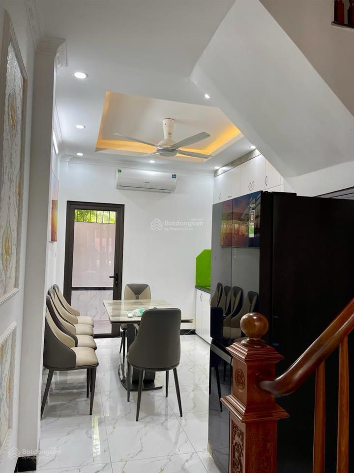 Đỉnh chóp! nhà cầu giấy, cách ô tô 10m, ngõ 3 gác tránh, sổ đẹp, full nội thất, 43m2*5t