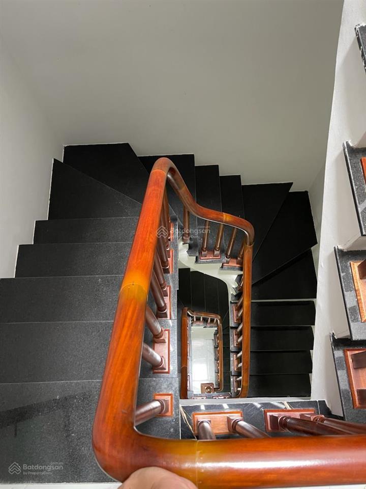 Đỉnh chóp! nhà cầu giấy, cách ô tô 10m, ngõ 3 gác tránh, sổ đẹp, full nội thất, 43m2*5t