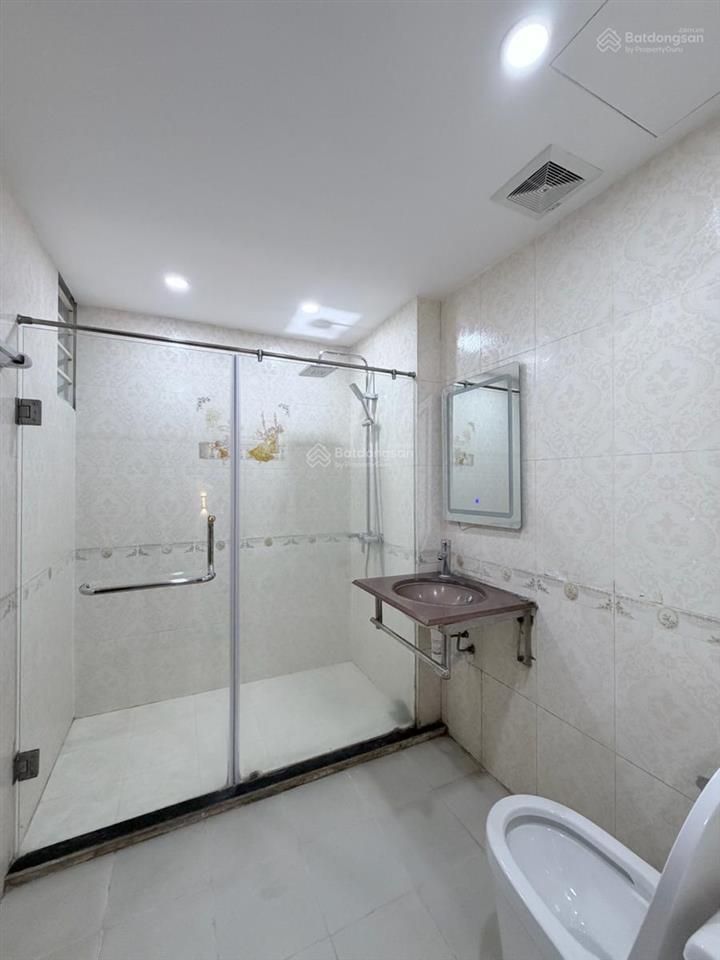 Đỉnh chóp! nhà cầu giấy, cách ô tô 10m, ngõ 3 gác tránh, sổ đẹp, full nội thất, 43m2*5t