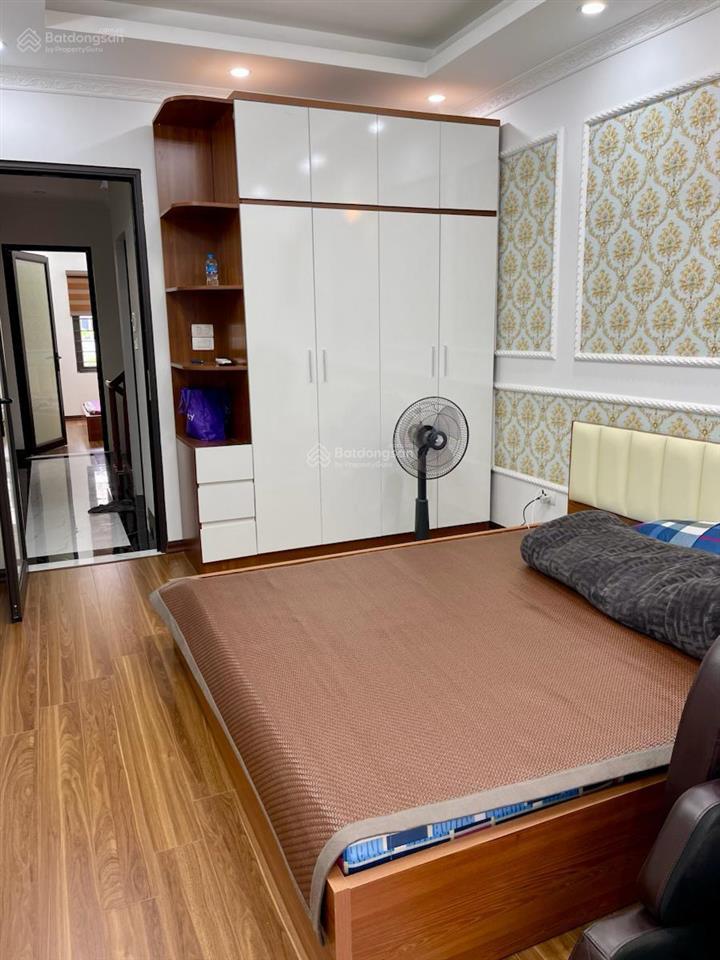 Đỉnh chóp! nhà cầu giấy, cách ô tô 10m, ngõ 3 gác tránh, sổ đẹp, full nội thất, 43m2*5t