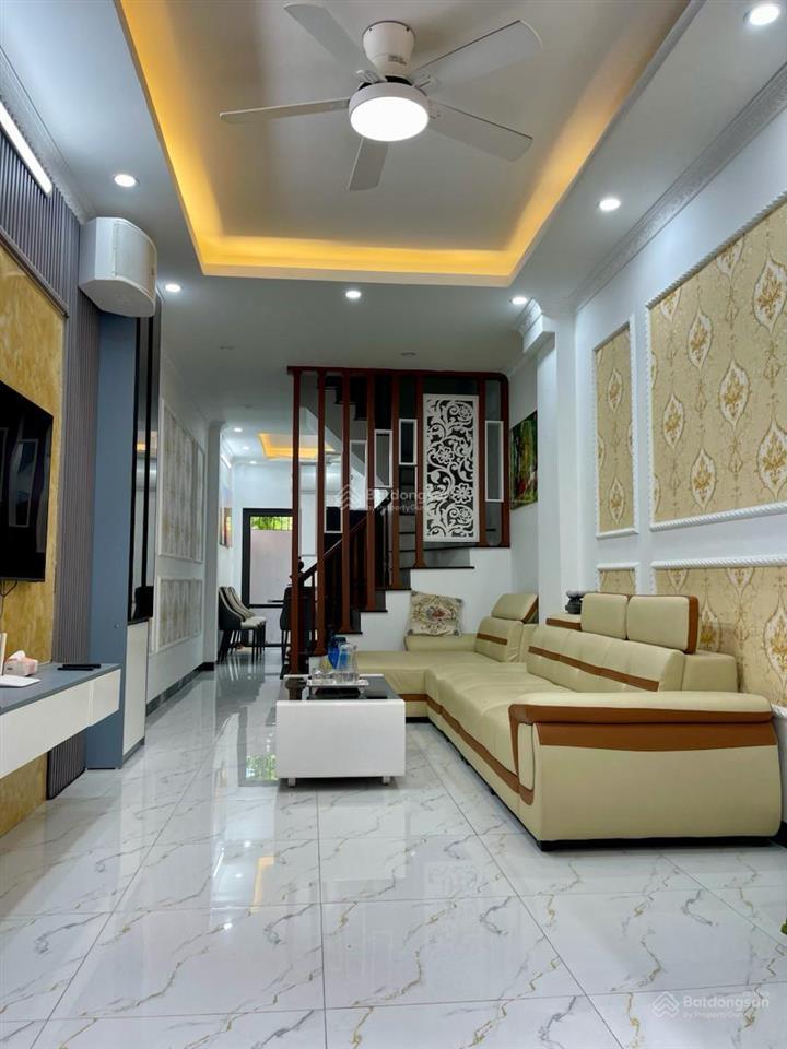 Đỉnh chóp! nhà cầu giấy, cách ô tô 10m, ngõ 3 gác tránh, sổ đẹp, full nội thất, 43m2*5t