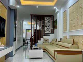 Đỉnh chóp! nhà cầu giấy, cách ô tô 10m, ngõ 3 gác tránh, sổ đẹp, full nội thất, 43m2*5t