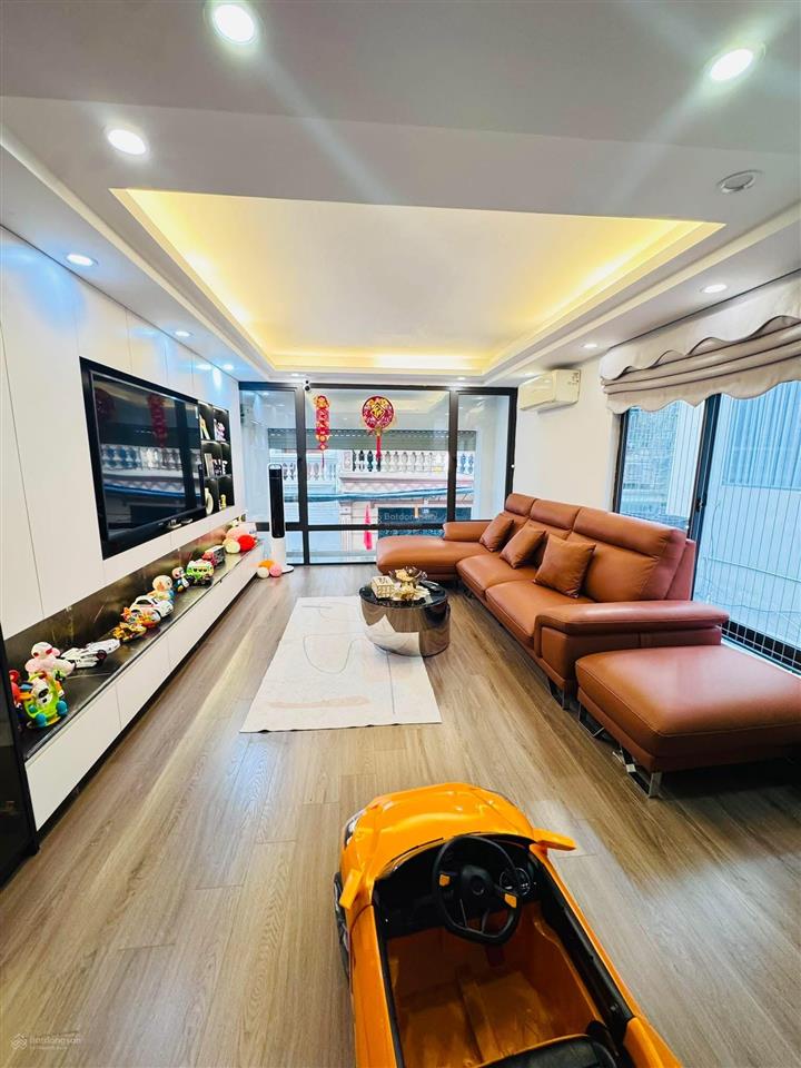 Lô góc phạm văn đồng, ngõ thông, 50m ô tô tránh, 2 thoáng, sổ nở hậu, xây mới 40m2*5t