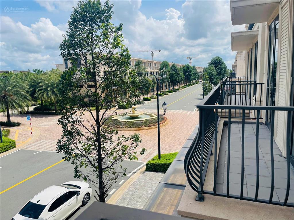 Chỉ 6,3 tỷ full hết sổ hồng sẵn, bán shophouse tân cổ điển 2 mặt tiền trục 22m aquaria