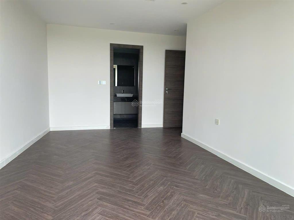 Bán gấp căn hộ sunshine diamond river 137m2  quận giá 7,5 tỷ  view đẹp, thoáng mát