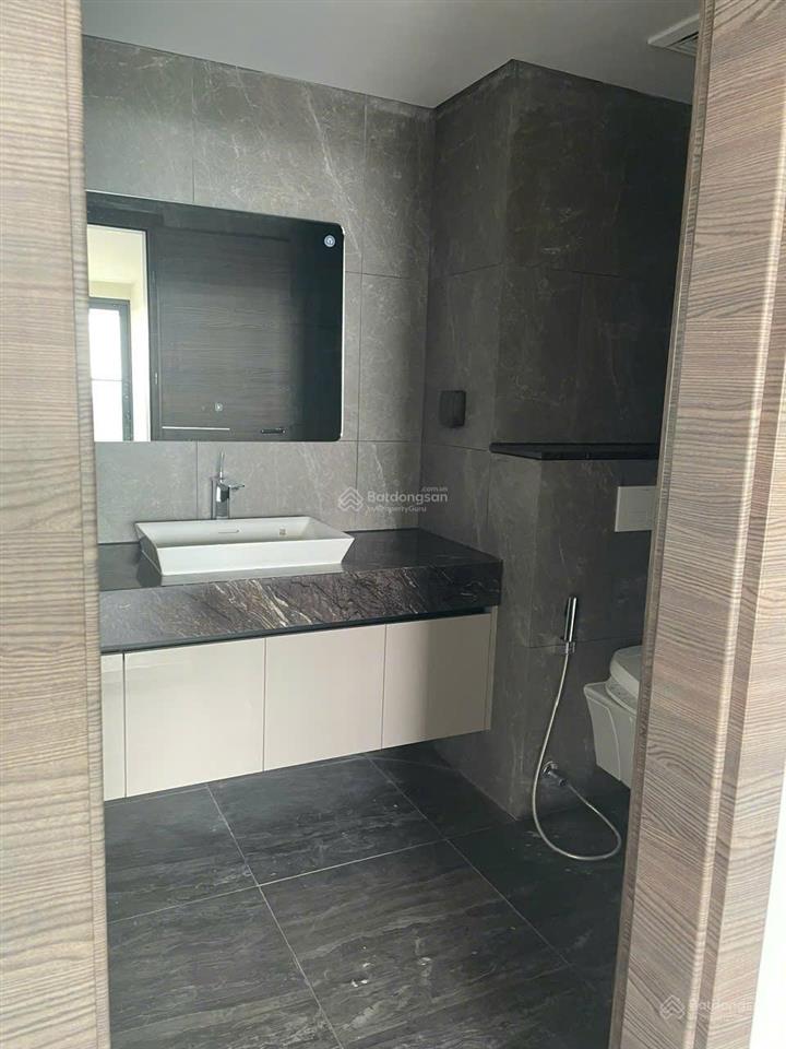 Bán gấp căn hộ sunshine diamond river 137m2  quận giá 7,5 tỷ  view đẹp, thoáng mát