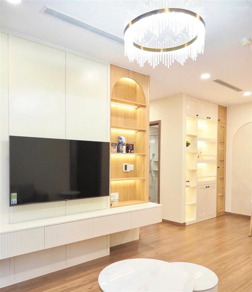 Bán gấp! căn hộ chung cư eco green sài gòn, 8,6 tỷ, 3pn, 2wc 81m2, đẹp, nhiều tiện ích hot!