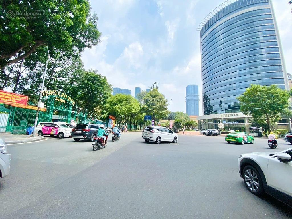 Nguyễn bỉnh khiêm q1, dt 38m2, 3 tầng, 2pn, 3wc, pk, bếp và sân thượng tại đường giá rất hợp lý