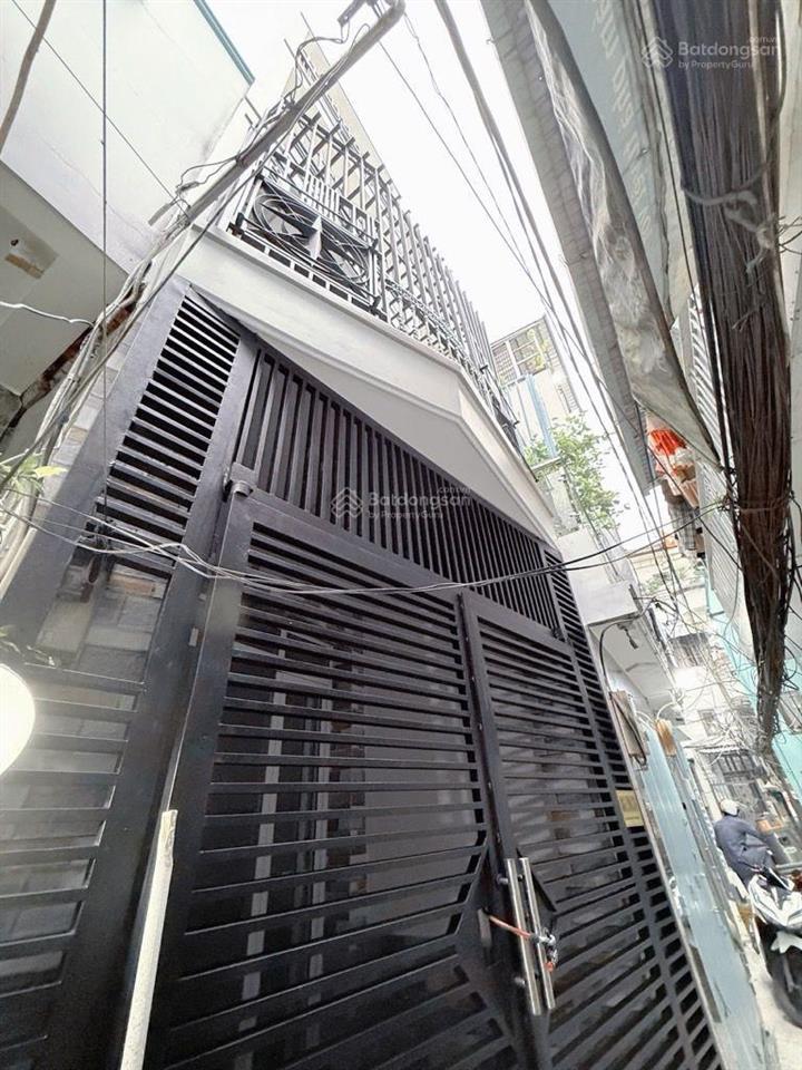 Trần xuân soạn, 4,9 tỷ, 30m2, 4 tầng, 4pn, 4wc ,pk,bếp ,sân thượng,ban công ,nhà mới vào ở ngay.