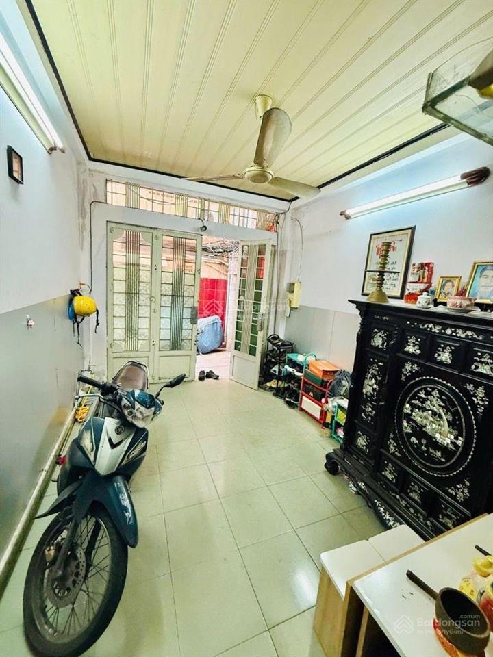 Quận 1, nguyễn thị minh khai dt 34m, đúc btct tầng, 3pn, 3wc, pk, bếp giá 8 tỷ