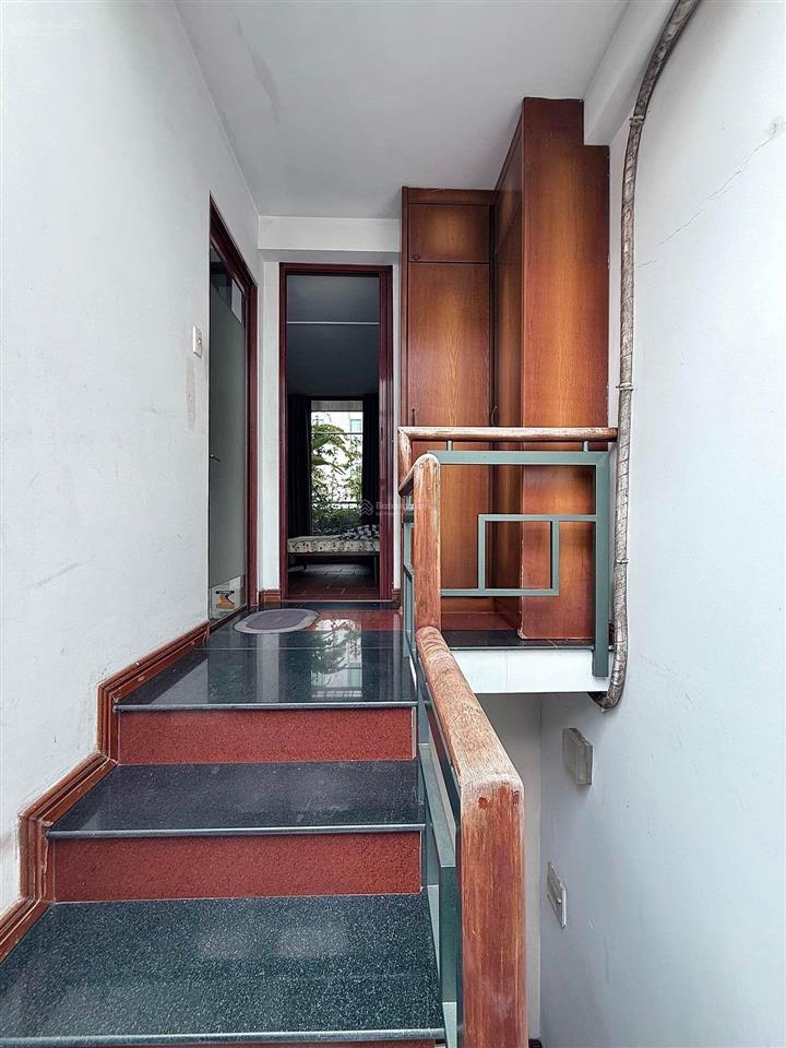 Nhà bán nguyễn thị minh khai, quận 3 dt 52m2, 5 tầng, 4pn, 5wc, bếp, khách, st, giá 9.99t.