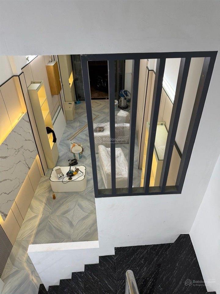 Bán nhà nguyễn trãi q5, xe hơi ngủ nhà, giá 9,9 tỷ, 42 m2, 3pn, 3wc, gấp bán.