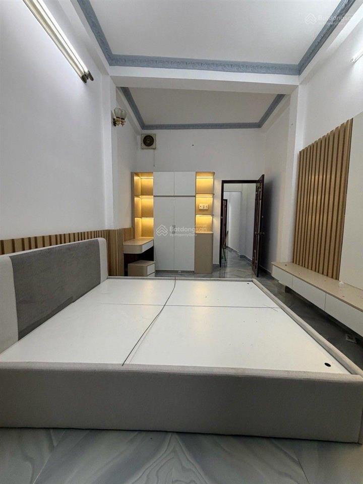 Bán nhà nguyễn trãi q5, xe hơi ngủ nhà, giá 9,9 tỷ, 42 m2, 3pn, 3wc, gấp bán.