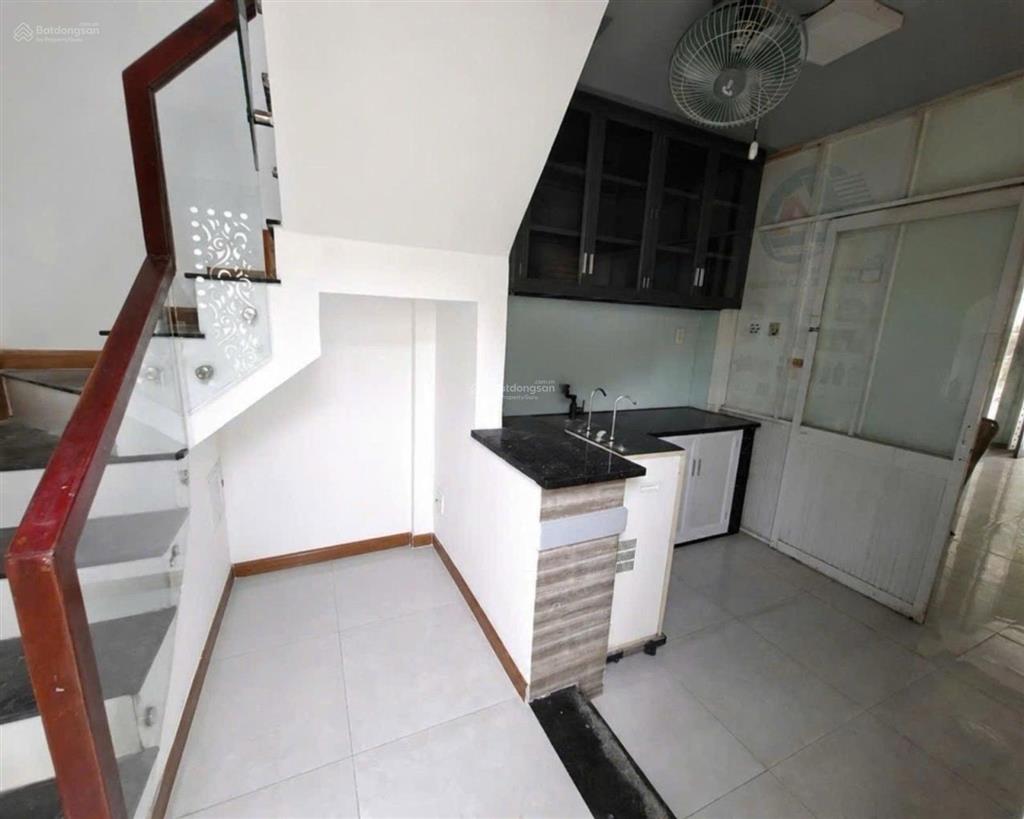 Bán nhà đường nguyễn trãi, q5dt 38m2 lô góc  kinh doanh tốt giá 9,6 tỷ(tl)
