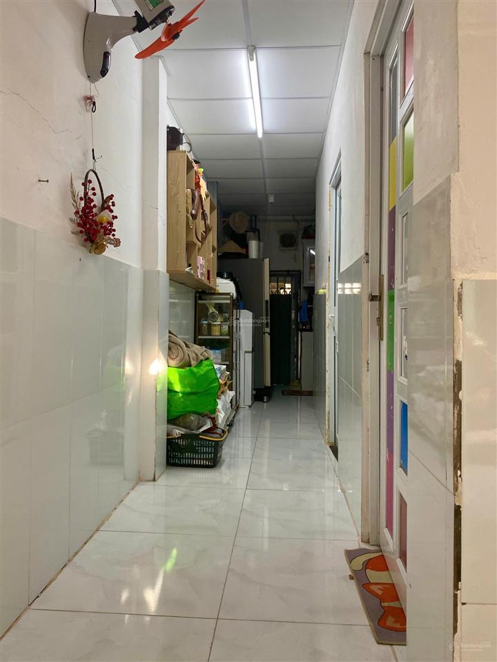 Nhà riêng với diện tích 40m2 (diện tích sử dụng 80m2, 1 trệt 1 gác suốt), 2pn, 1wc, hướng đông bắc