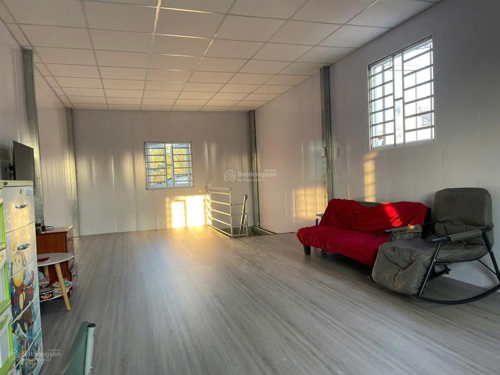 Nhà riêng với diện tích 40m2 (diện tích sử dụng 80m2, 1 trệt 1 gác suốt), 2pn, 1wc, hướng đông bắc