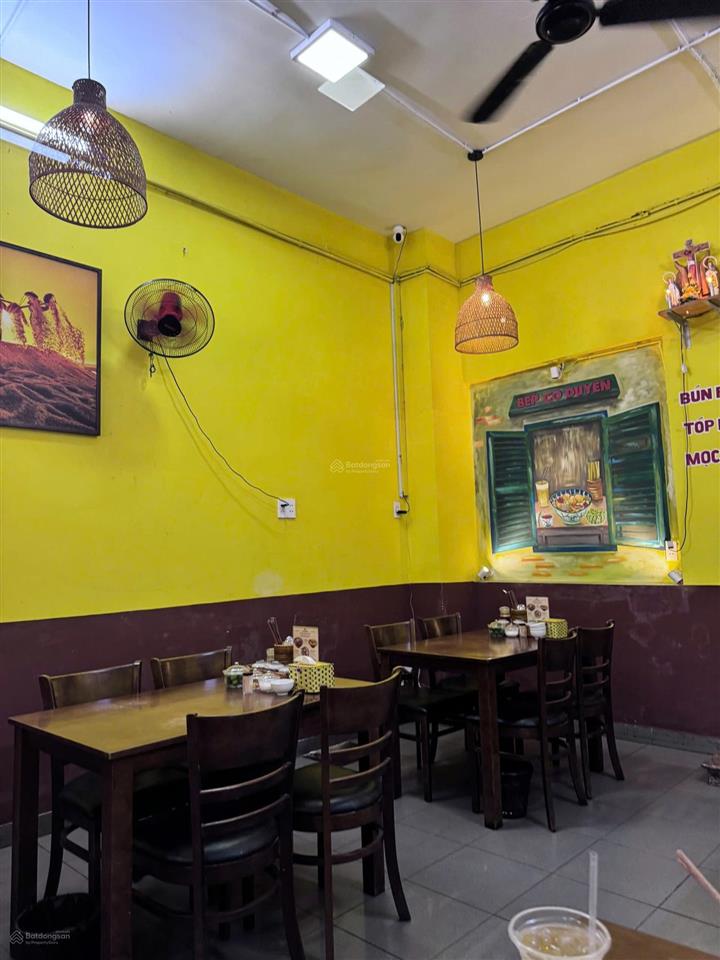 Bán nhà đường nqđức dt 5x20m cn 100m2 1 trệch 2 lầu ! đường to vĩa hè rộng dễ kinh doanh . 34ty .