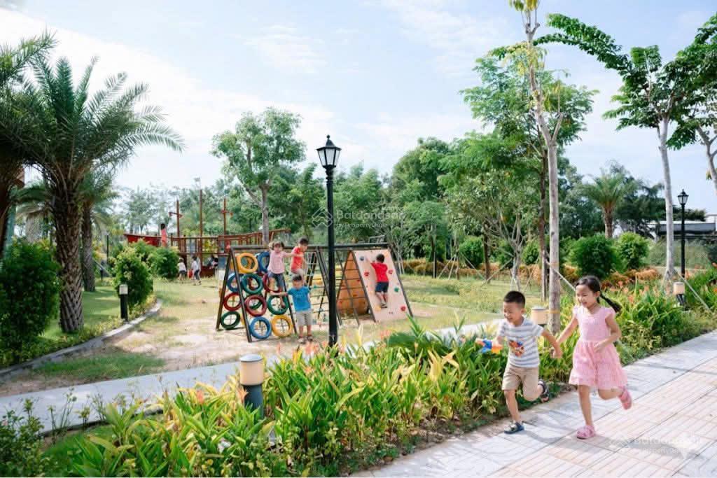 Biệt thự the light city, giá f0 từ cđt, 300m2  hướng đn, thanh toán 36 tháng  ân hạn gốc lãi