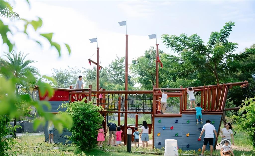 Bán biệt thự liền kề biển the light city  diện tích 342m2, đón đầu cao tốc biên hòa  vũng tàu